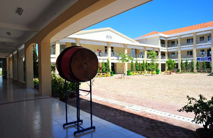 Trường PTTH Trần Văn Giàu